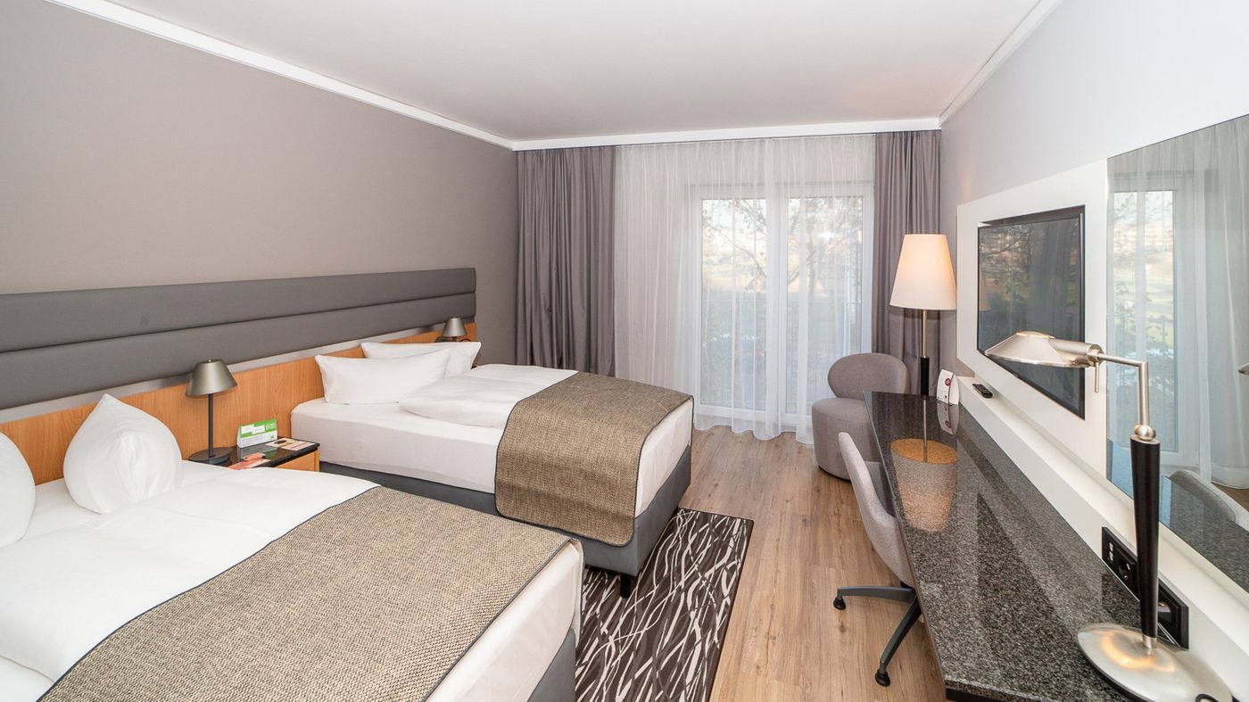 Holiday Inn Berlin Airport Conference Center-Germany-SCHOENEFELD-Room-8