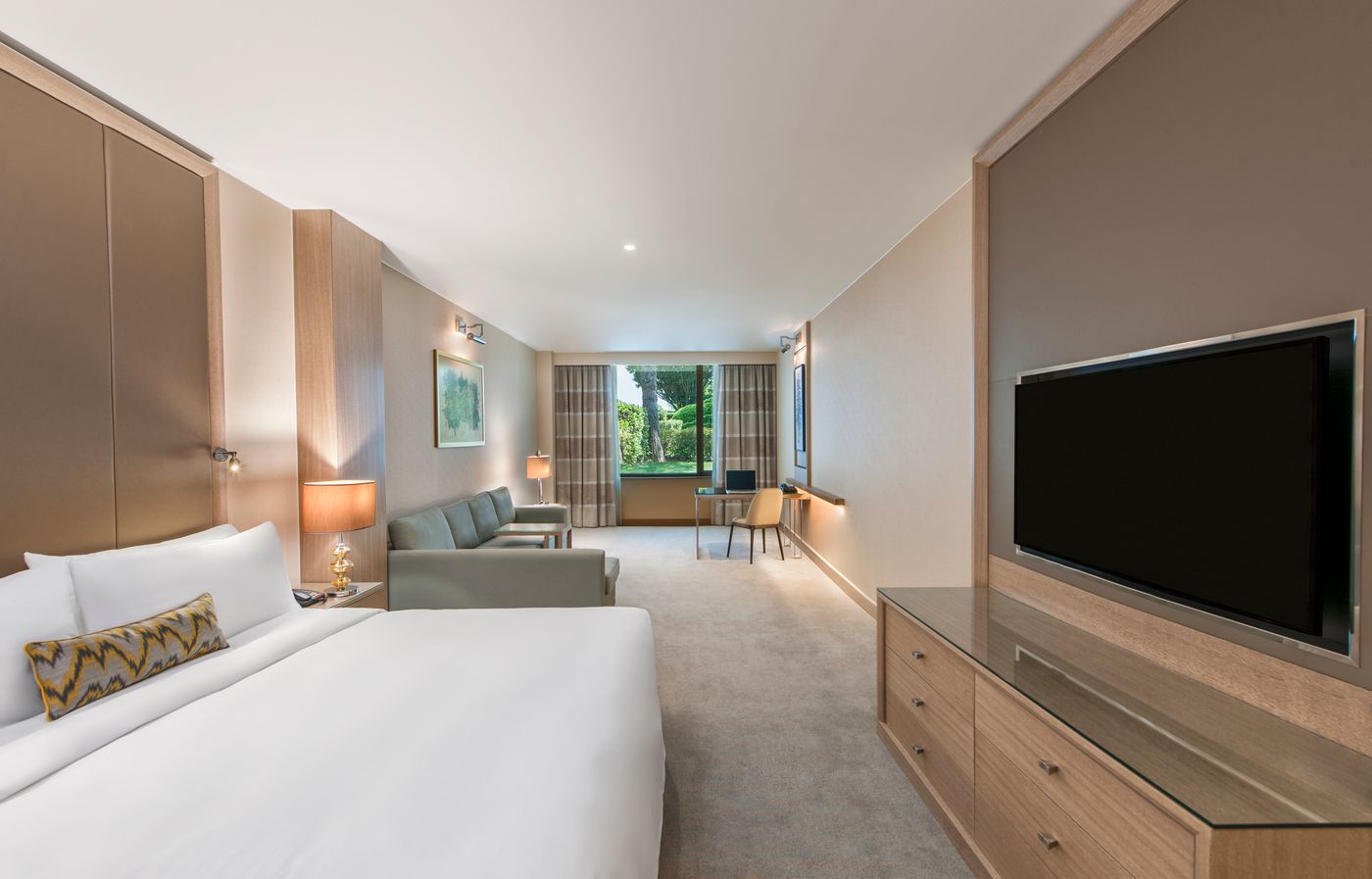 Renaissance-Polat-Istanbul-Room-36