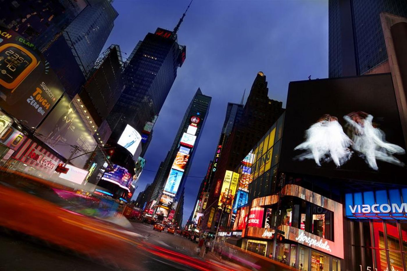 Hilton-Garden-Inn-New-York-Times-Square-North-General-view-55