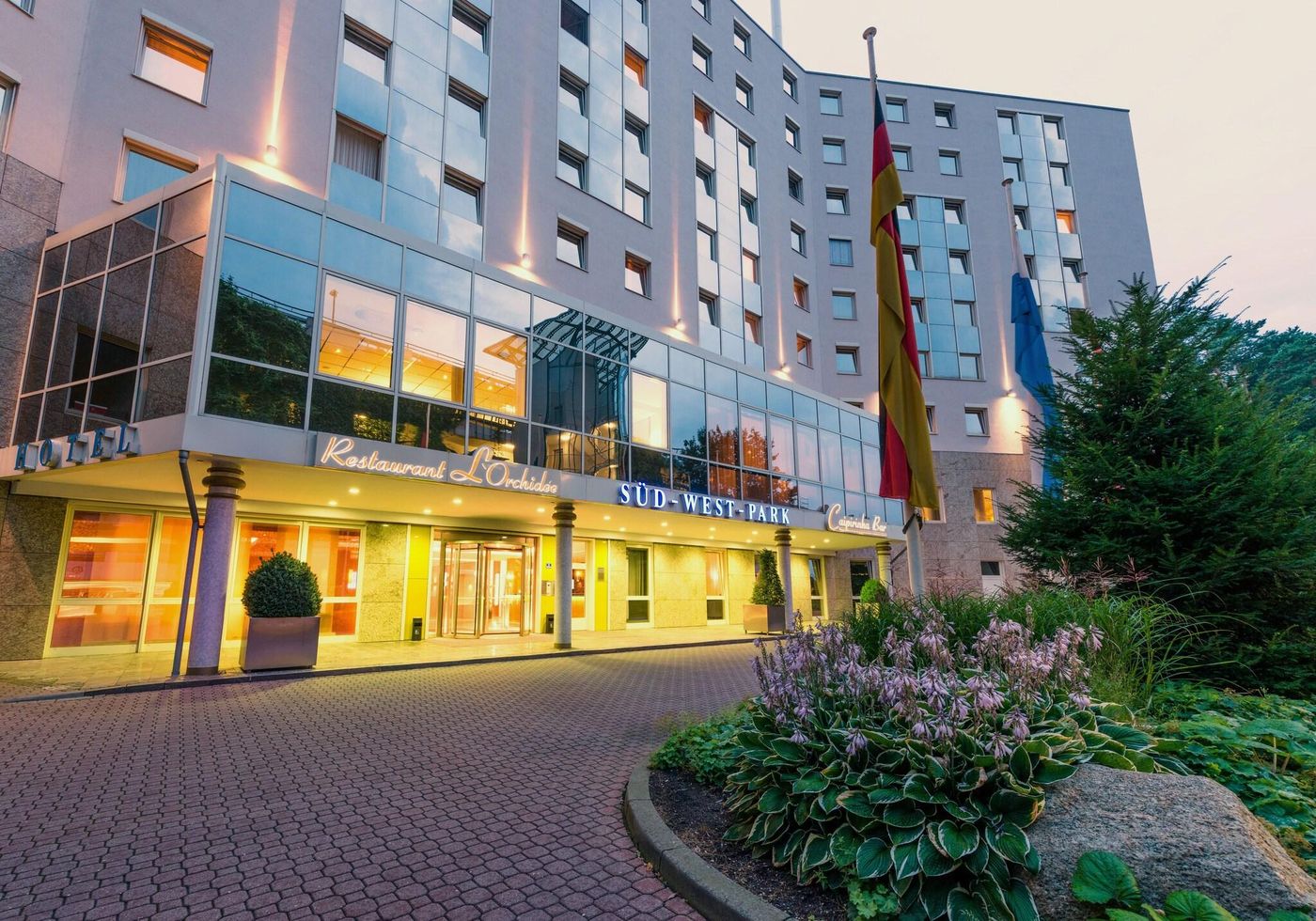 Novina Sudwestpark Hotel-Germany-NURNBERG-General view-5