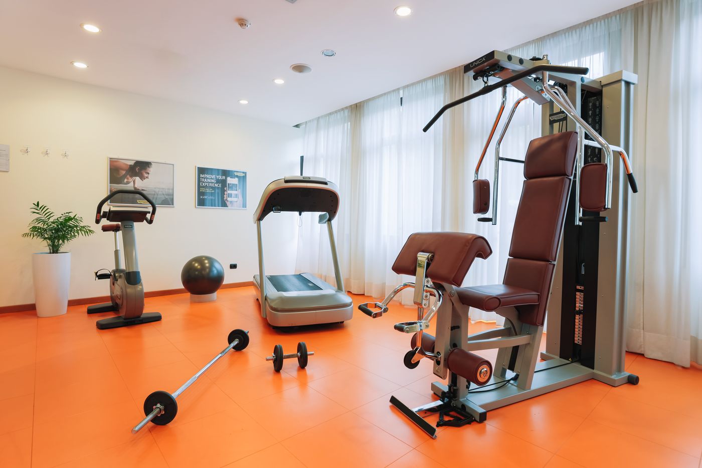 Mercure-Roma-Piazza-Bologna-Sports-and-Entertainment-65