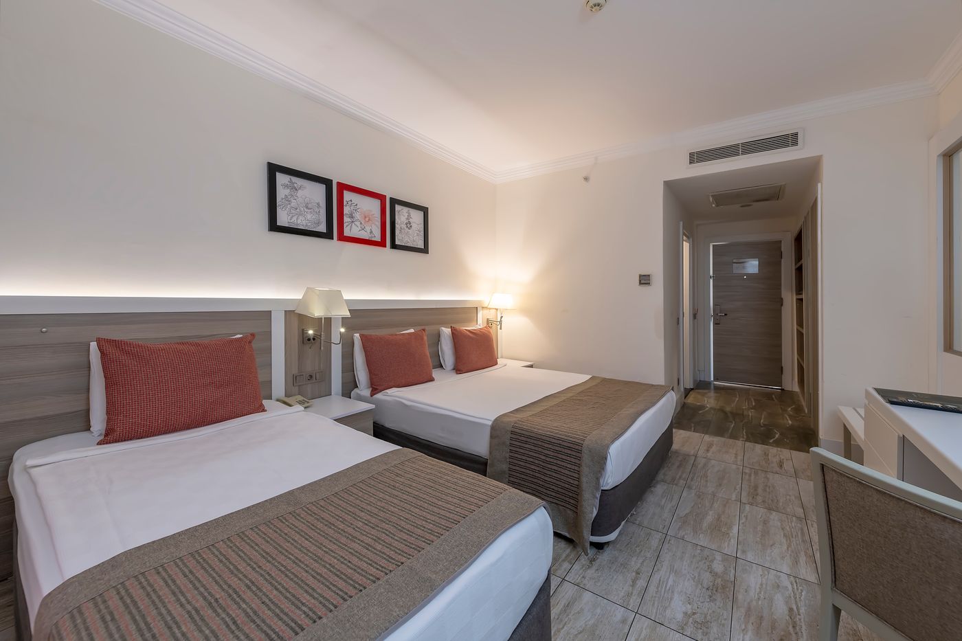 Port River Hotel & Spa