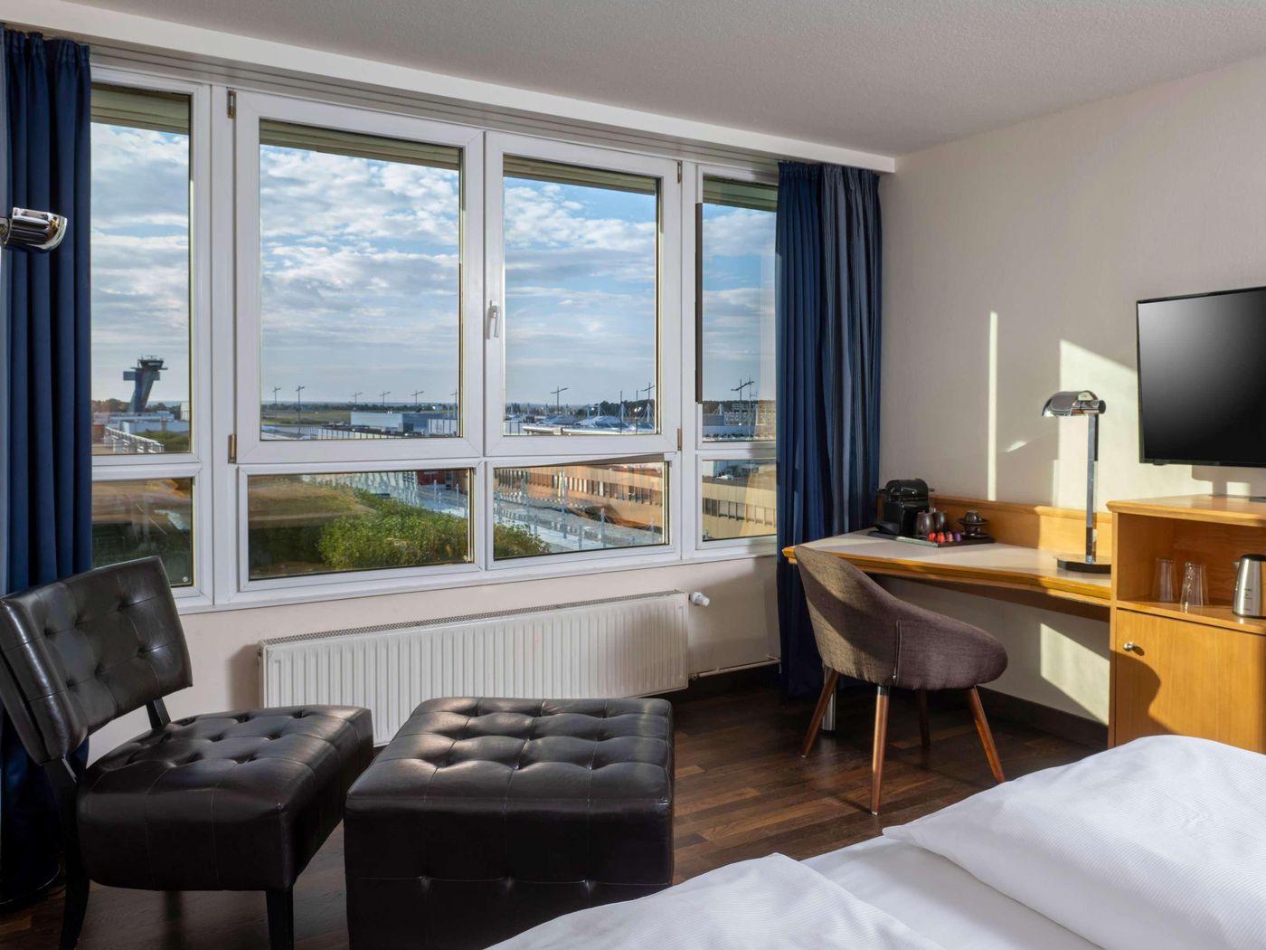 Movenpick Hotel Nurnberg Airport-Germany-NUREMBERG-Room-10