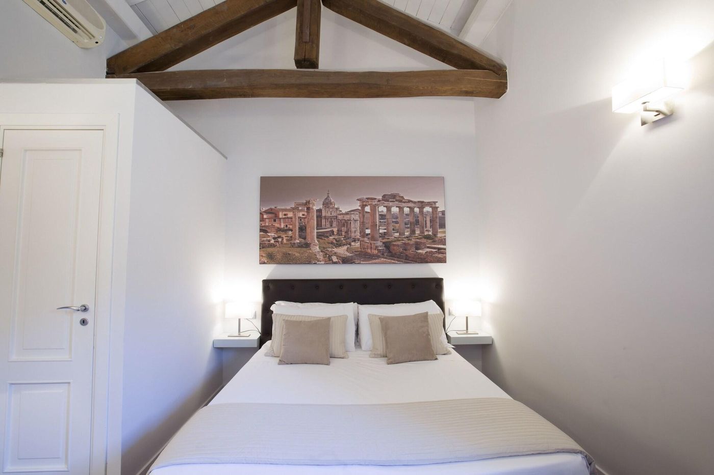 Relais-Arco-Della-Pace-Room-11