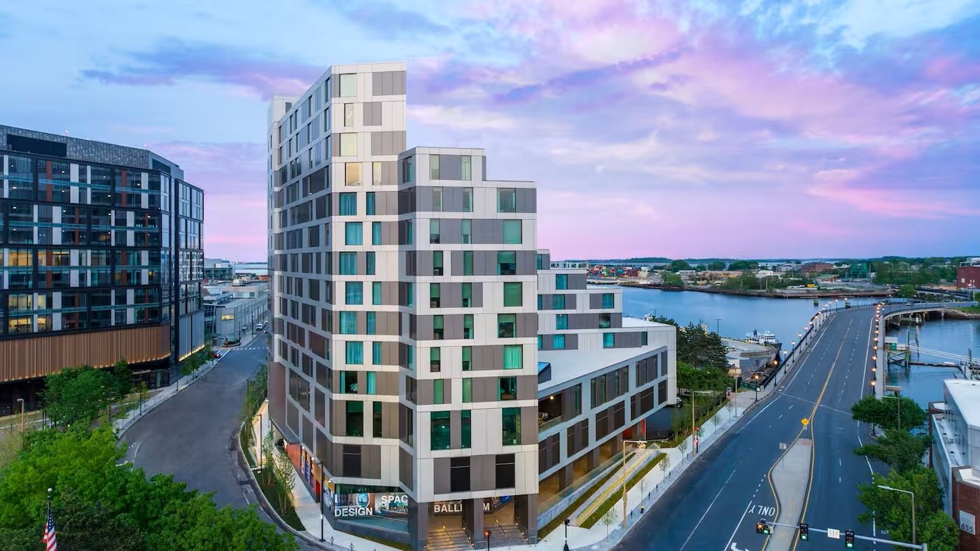 Hampton Inn Boston Seaport District