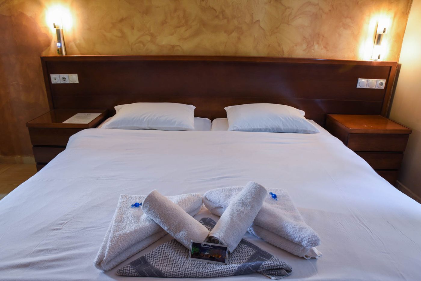 Sacallis-Inn-Beach-Hotel-Room-27