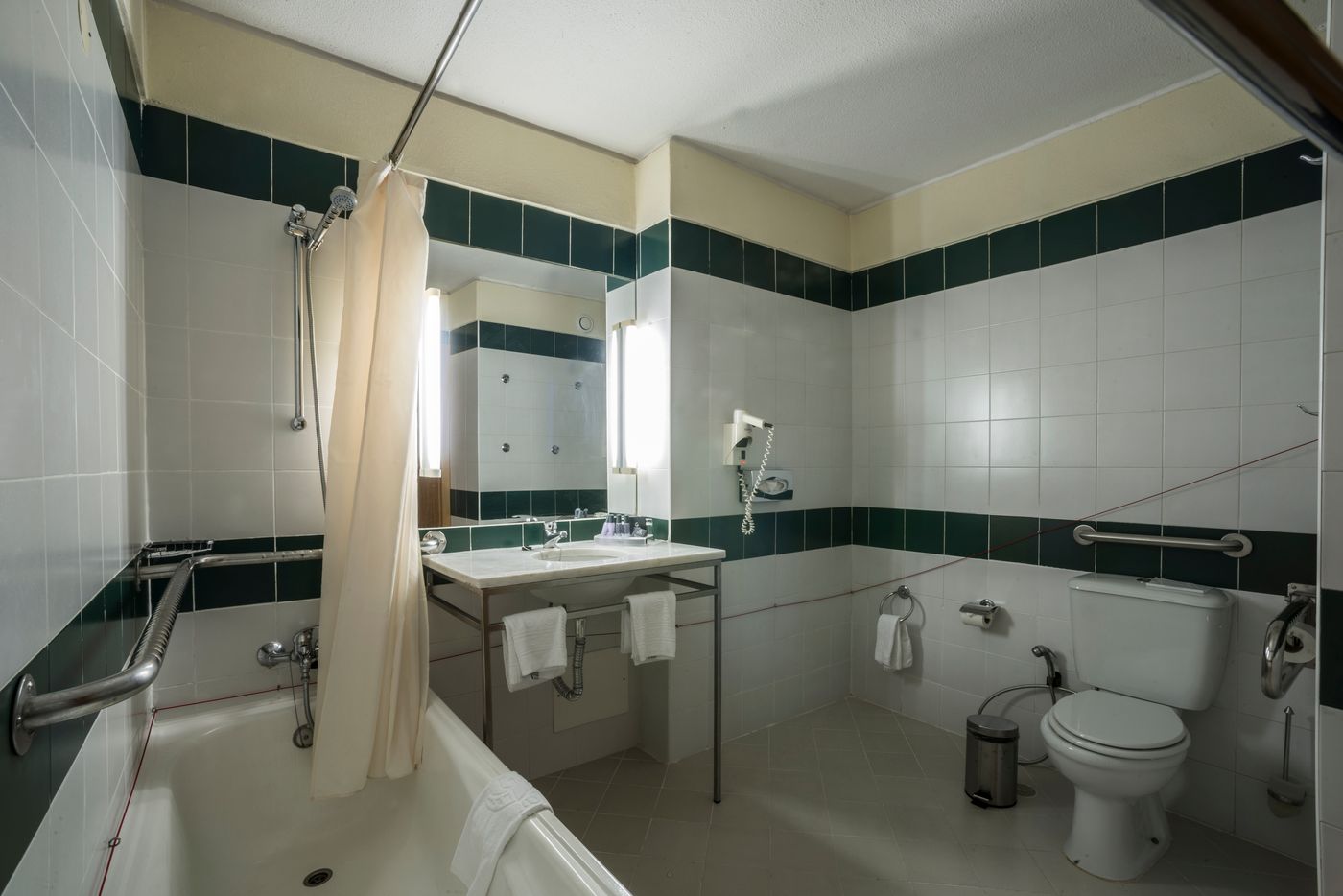 Vila-Gale-Marina-Room-33