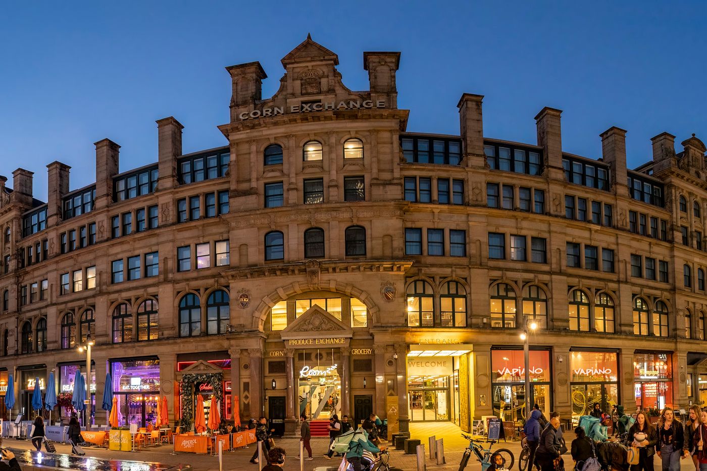 Roomzzz Manchester Victoria-United Kingdom-MANCHESTER		-General view-1