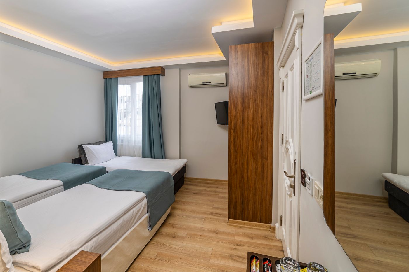 Hotel-Black-Tulip-Room-3