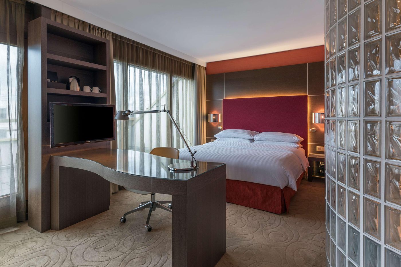 Hilton-Geneva-Hotel---Conference-Centre-Room-36