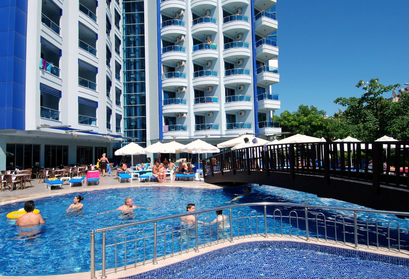 Grand-Zaman-Garden-Hotel-Pool-1