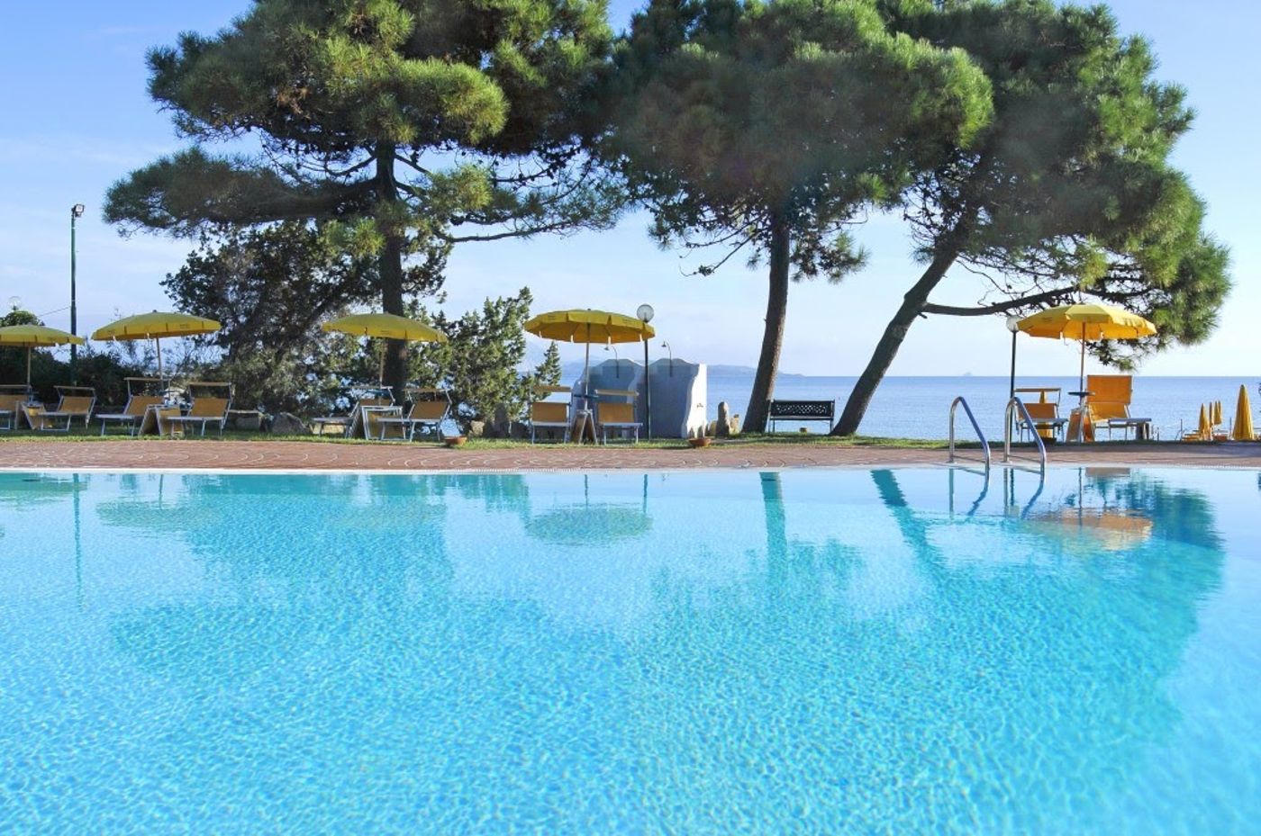 Bungalow Club Village