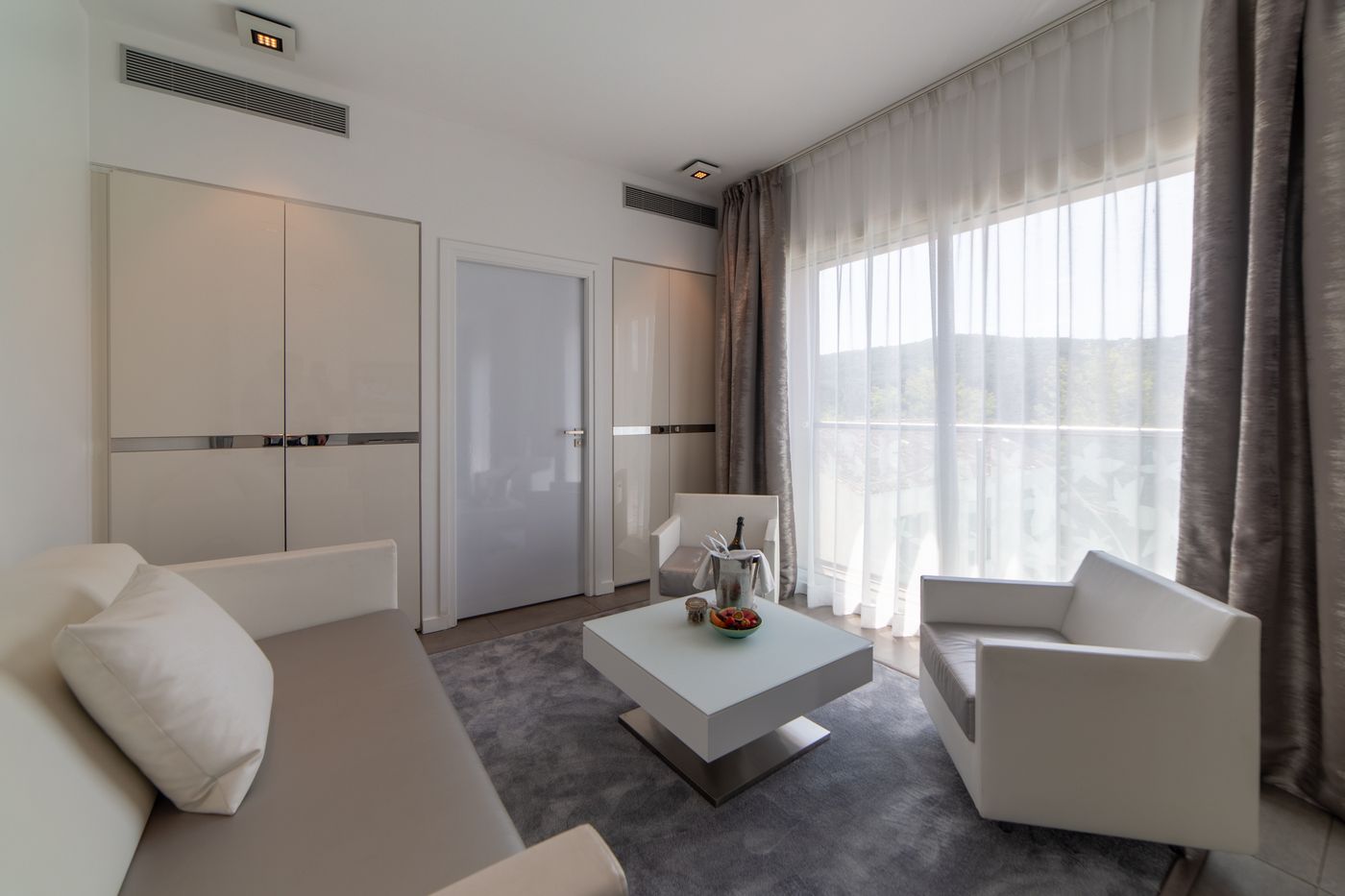 Kube-Hotel-St-Tropez-Room-66