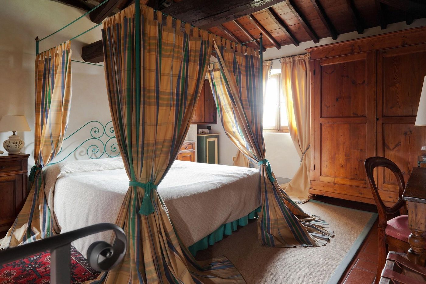 Castello-Di-Spaltenna-Room-22