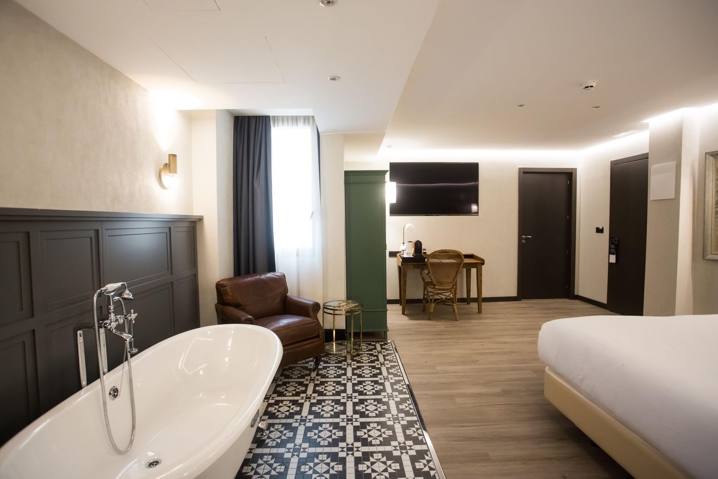 Hotel-Indigo-Madrid---Gran-Via-Room-40