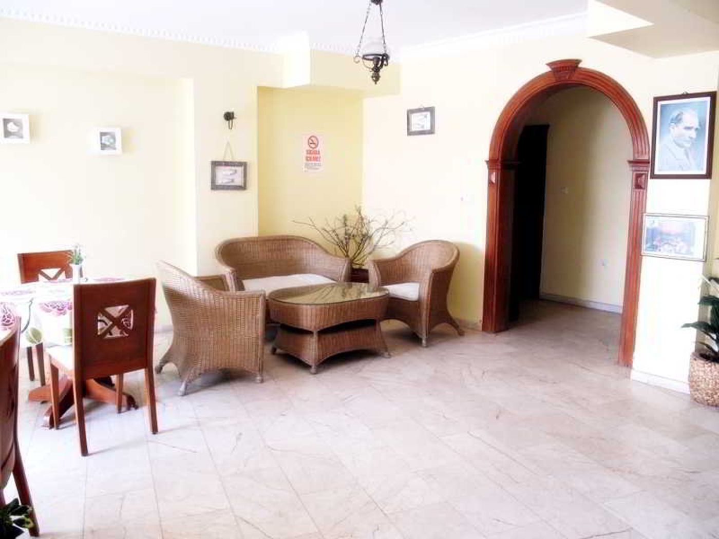 Rosy-Studios-Lobby-13