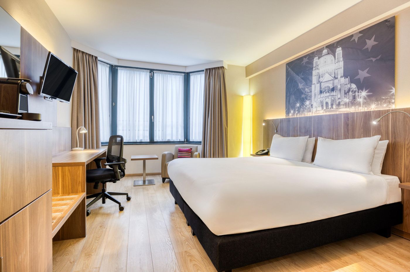 Holiday-Inn-Brussels-Schuman-Room-24
