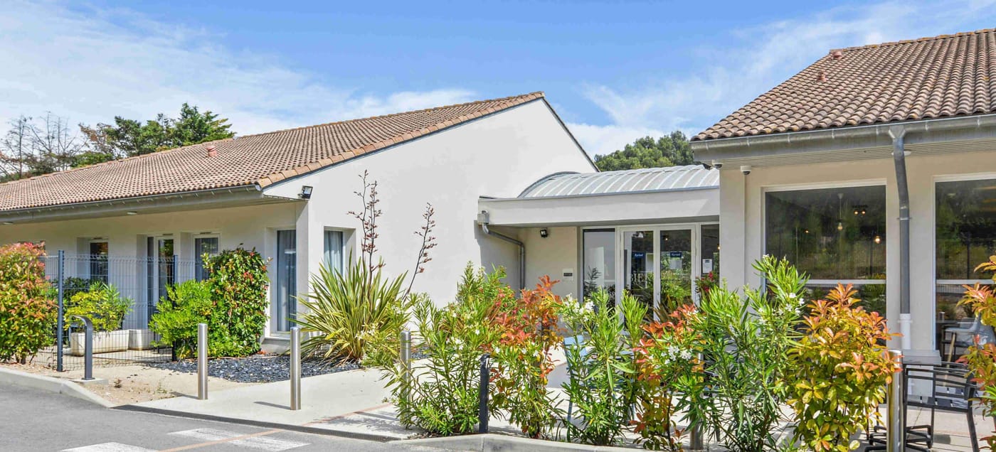 Kyriad RÃ©sidence CabriÃ¨s-France-CABRIES-General view-5