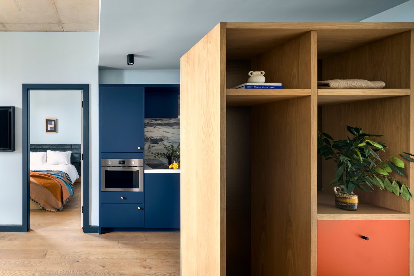 Beckett-Locke--North-Docks-Room-19