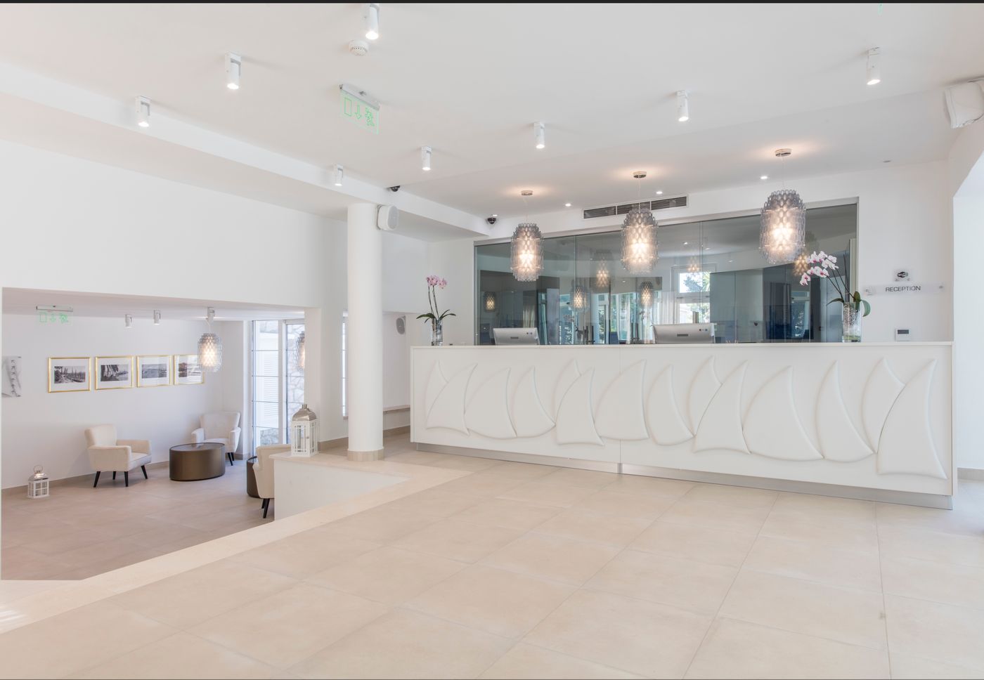 Aminess-Bellevue-Hotel-Lobby-48