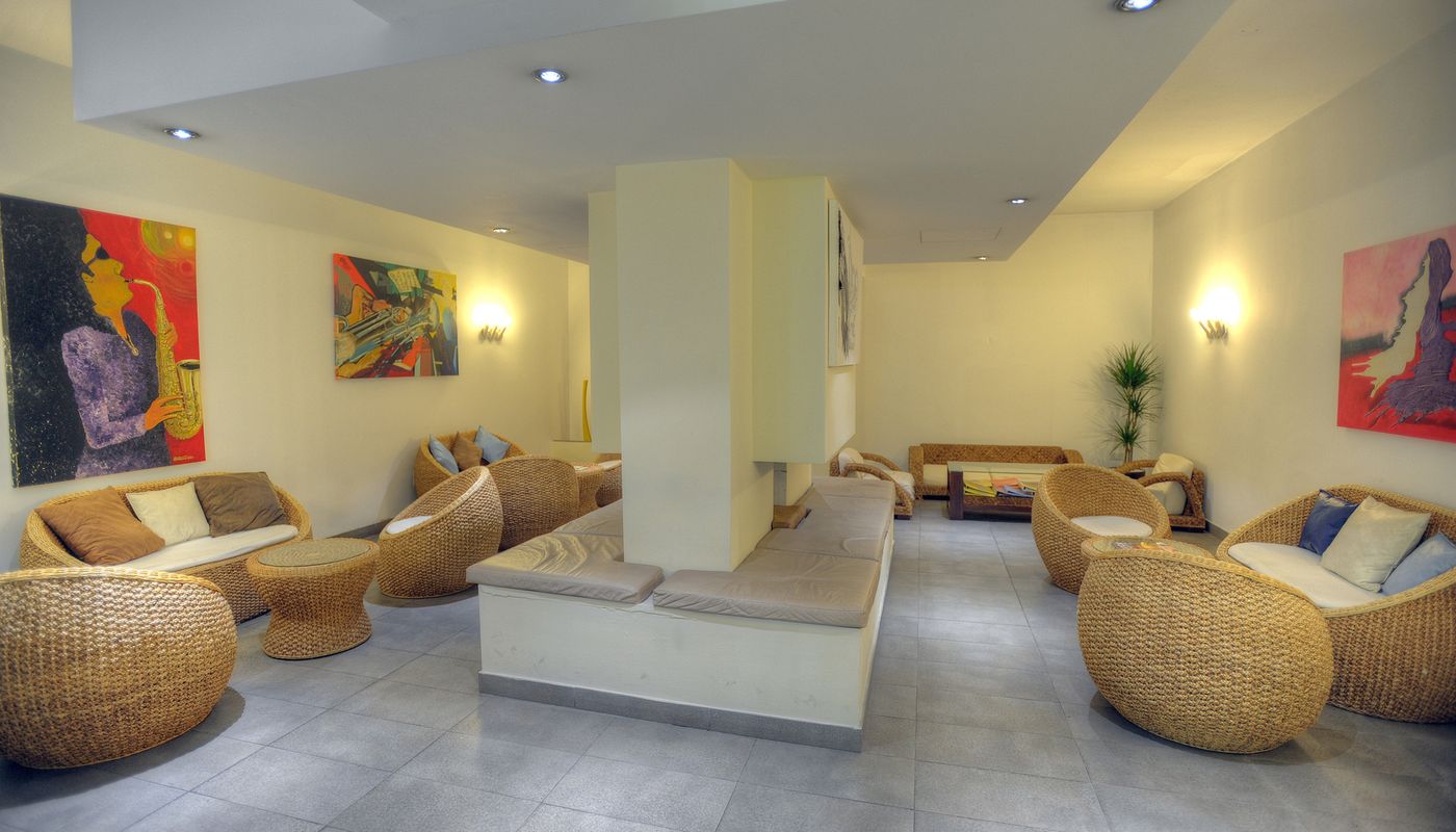 St-Julians-Bay-Hotel-Lobby-48