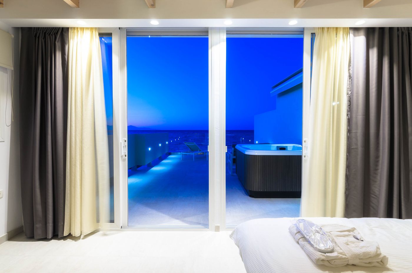 Iakinthos-Tsilivi-Beach-Room-55