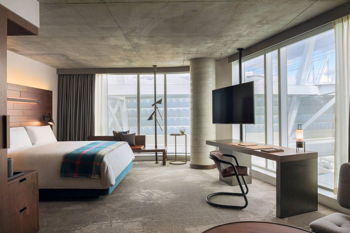 the-DOUGLAS--Autograph-Collection-Room-39