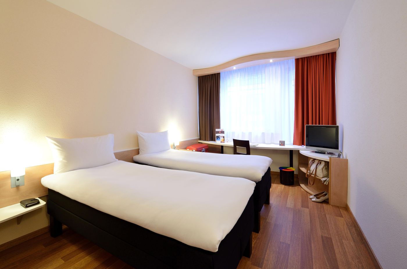 Ibis-Budapest-City-Room-9