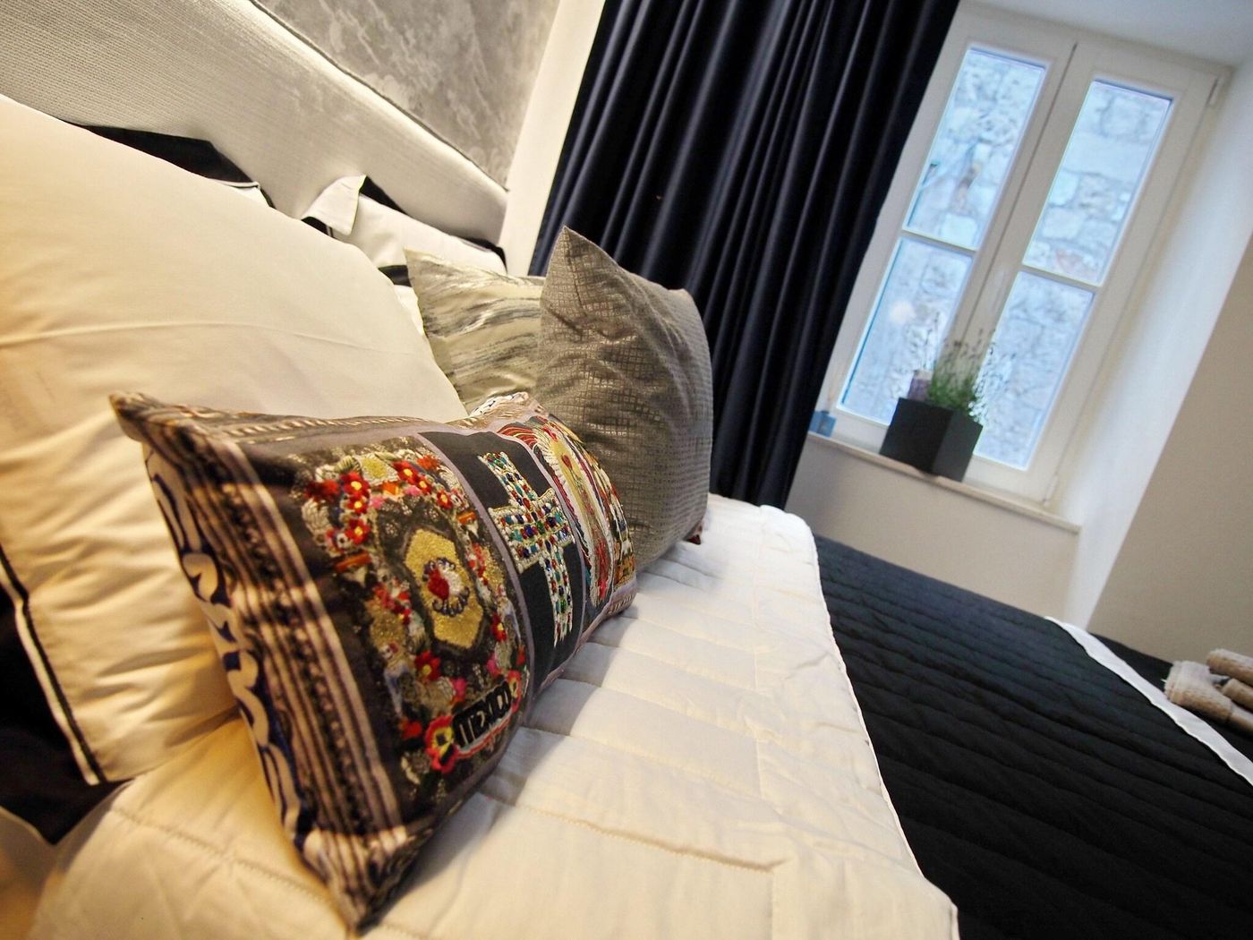 La-Vita-E-Bella-Ii-Room-16