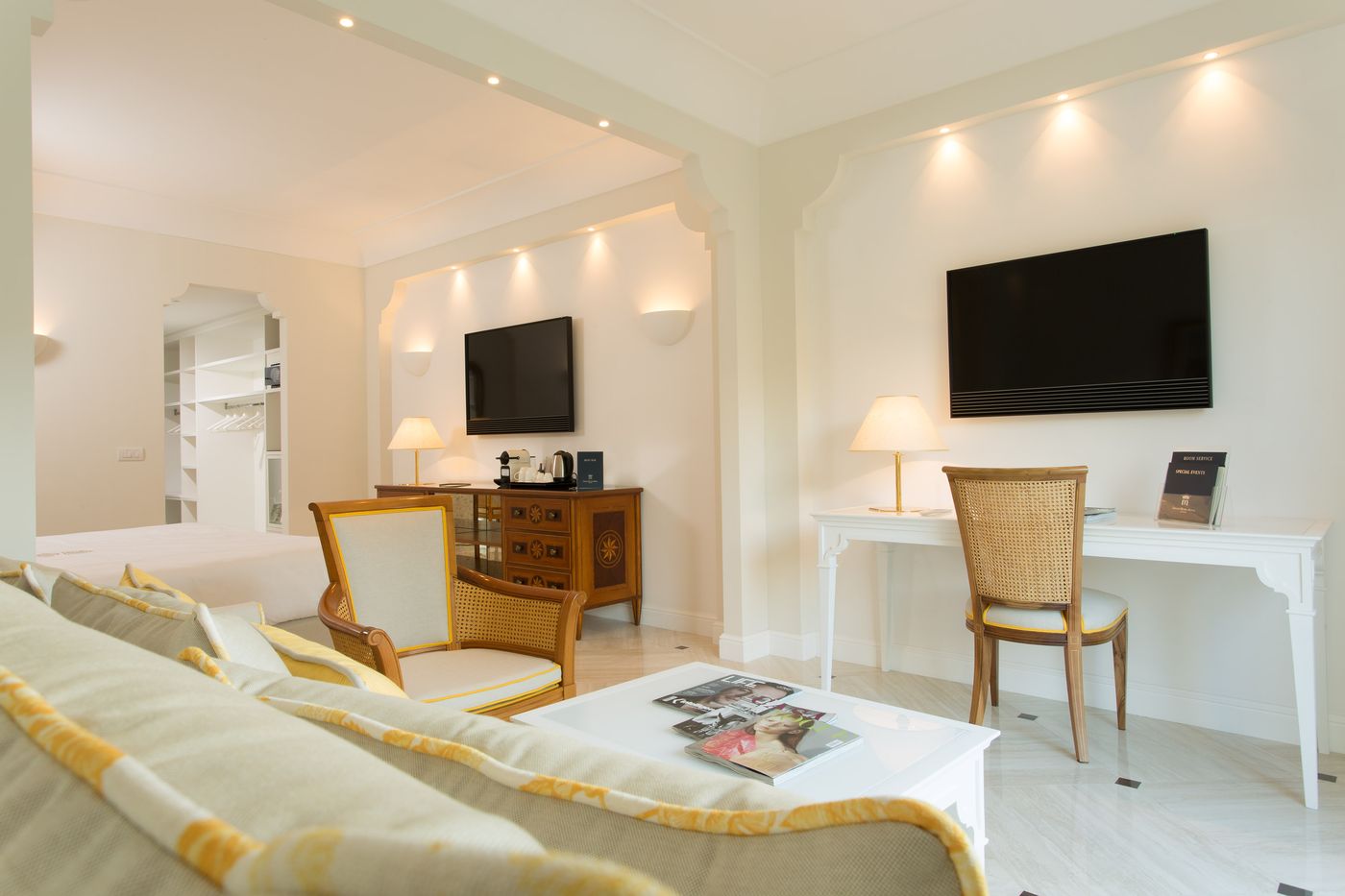 Grand-Hotel-Royal-Room-46