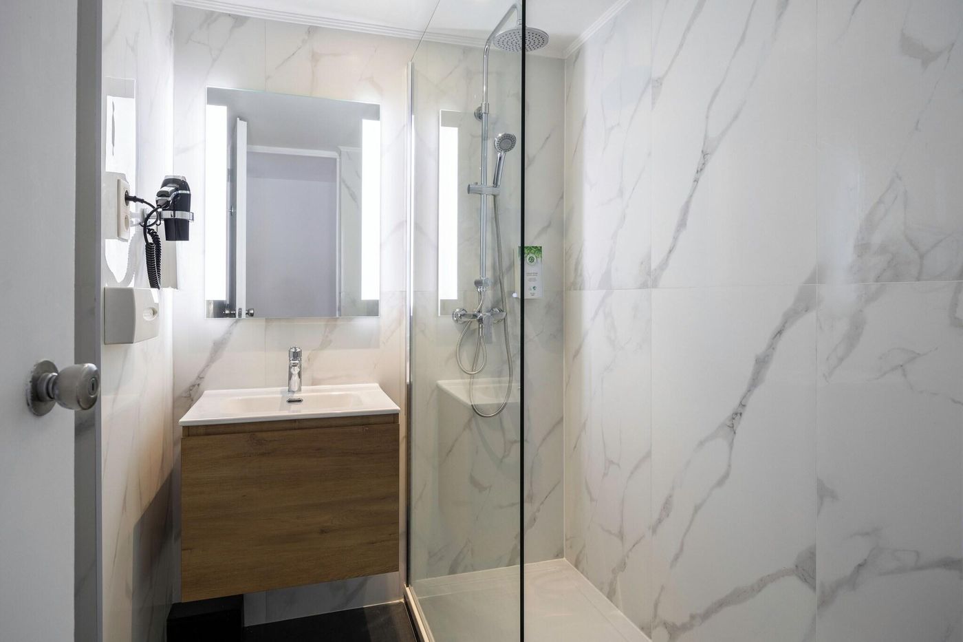 Le-Louise-Hotel-Brussels-Room-24