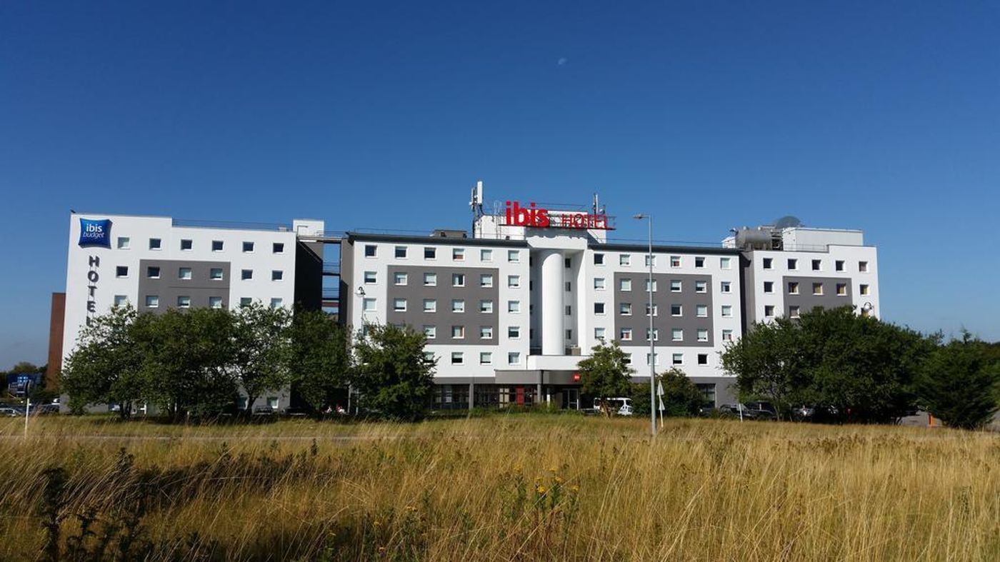 ibis-Luxembourg-Aeroport-General-view-1