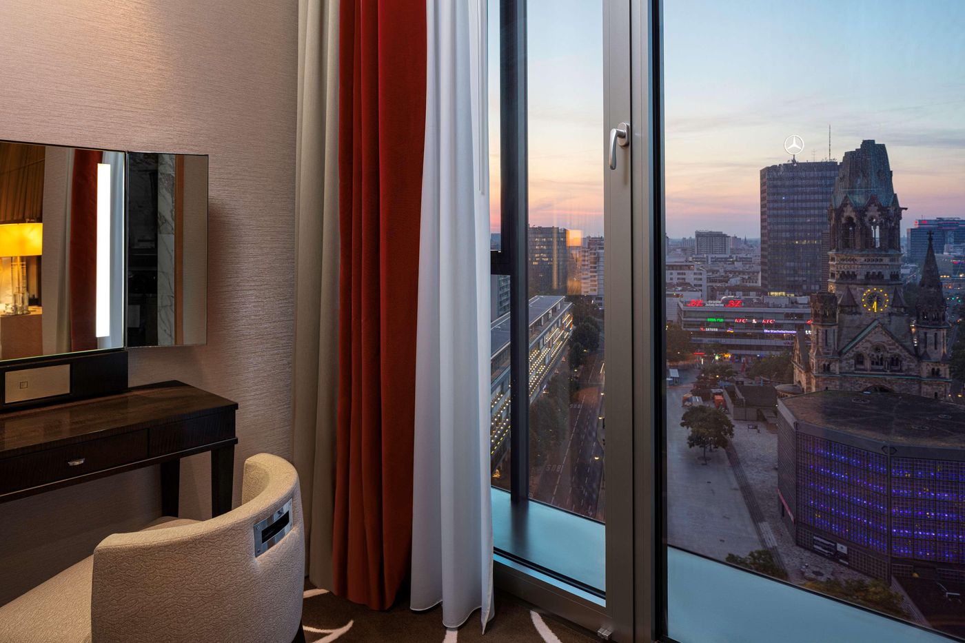 Waldorf-Astoria-Berlin-Room-61