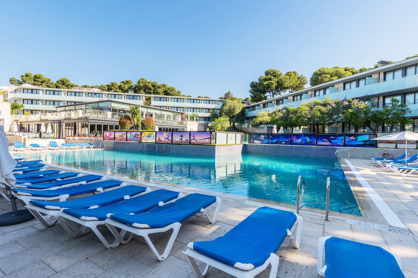 Comtat-Sant-Jordi-Aparthotel-Pool-2