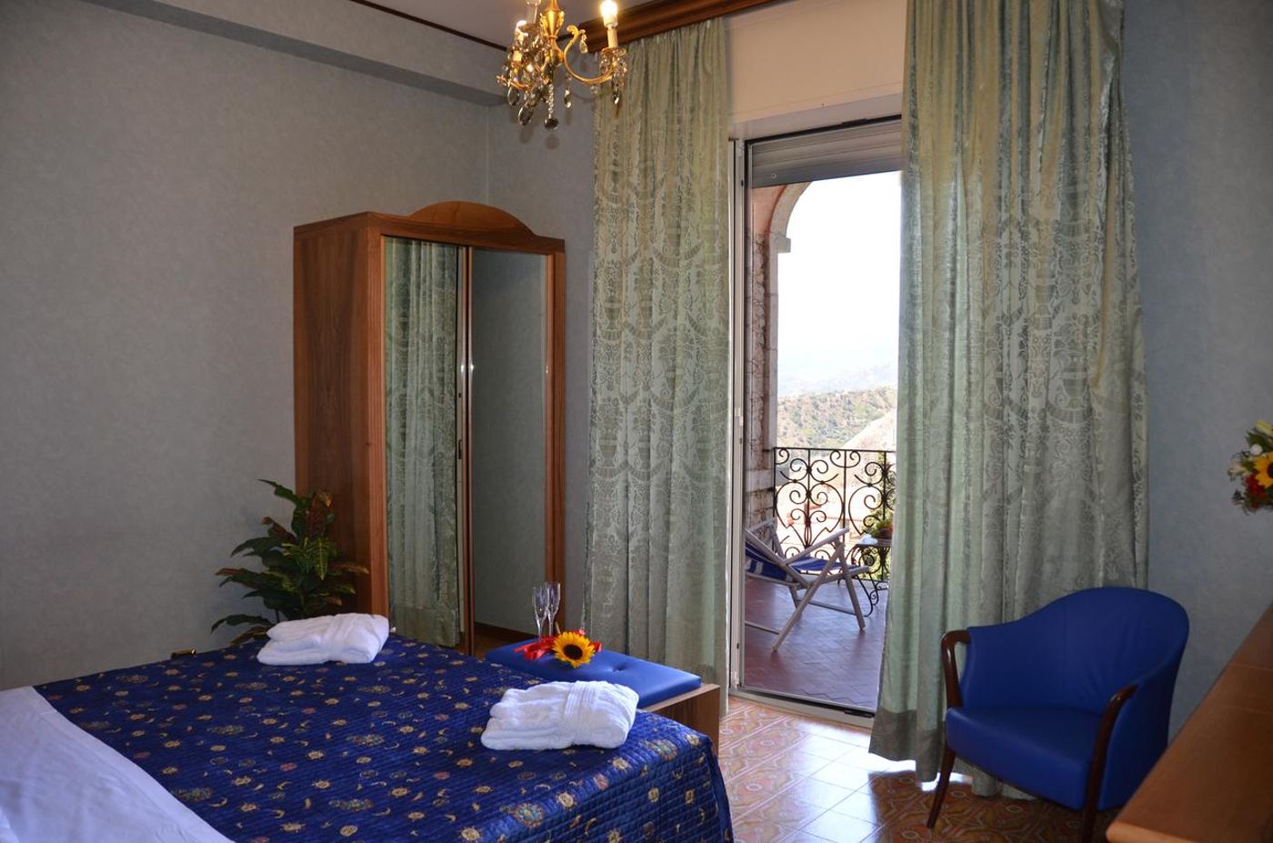 Taormina-Park-Hotel-Room-6