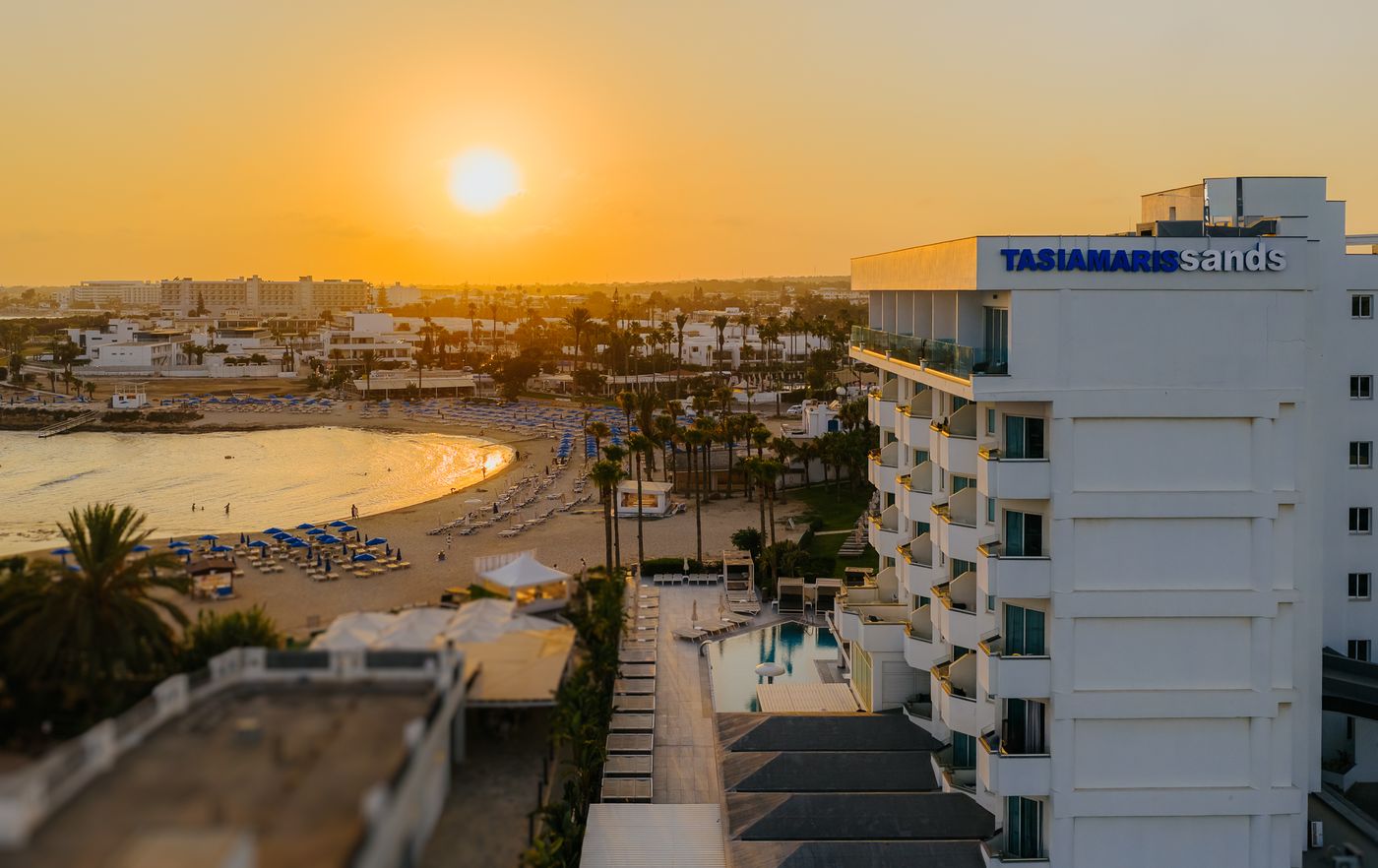 24.12.25 Tasia Maris Sands