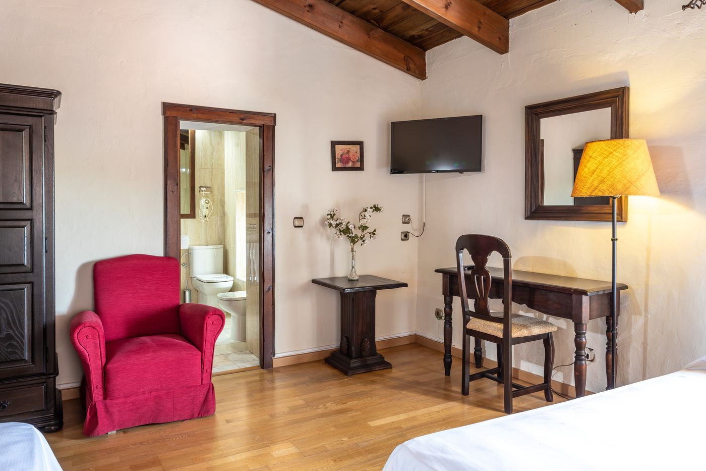 Sao-Joao-de-Deus-by-RIDAN-Hotels-Room-11