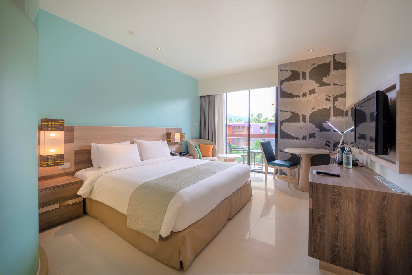 Holiday-Inn-Express-Phuket-Patong-Beach-Central-Room-25