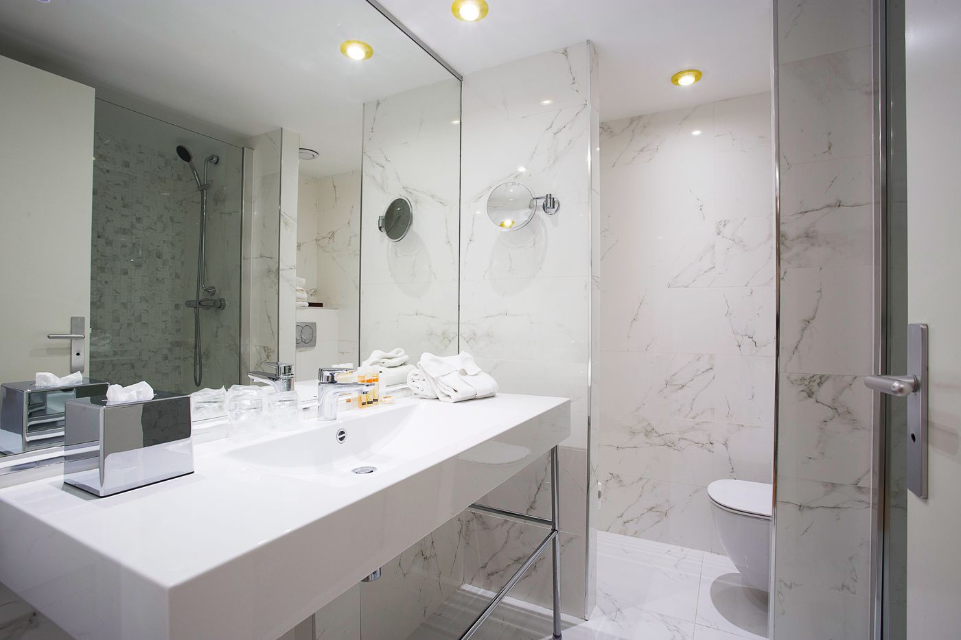 Nice-Riviera-Room-18