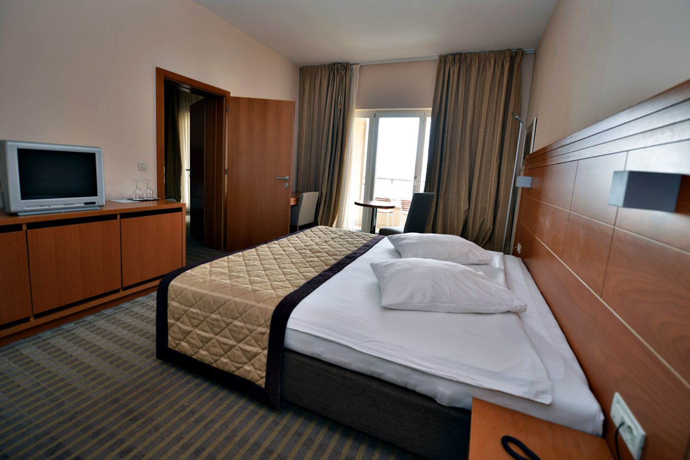 Luna-Island-Hotel-Room-25