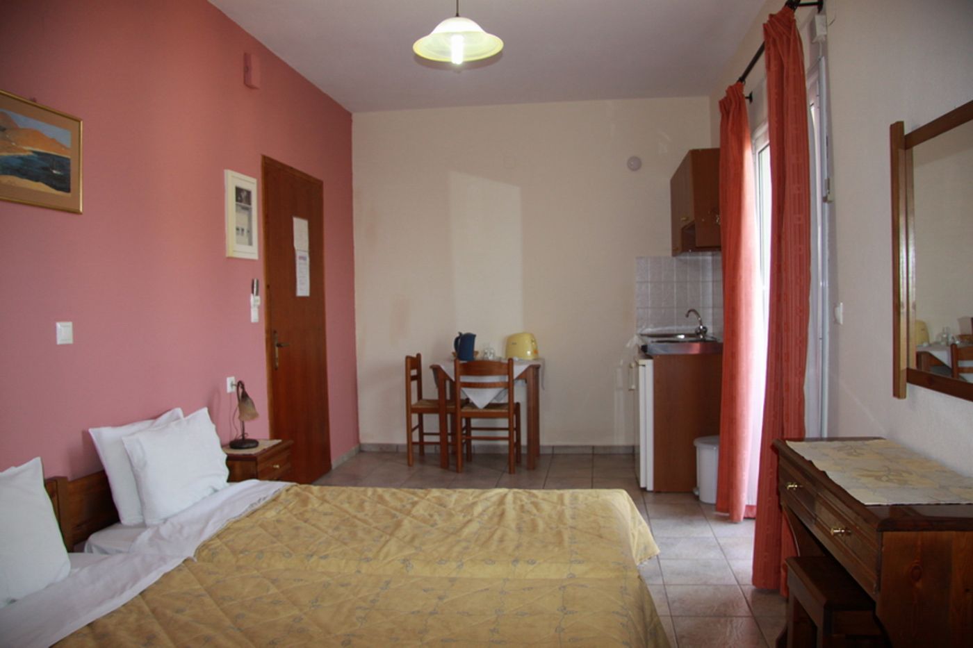 Argyro Studios and Apartments