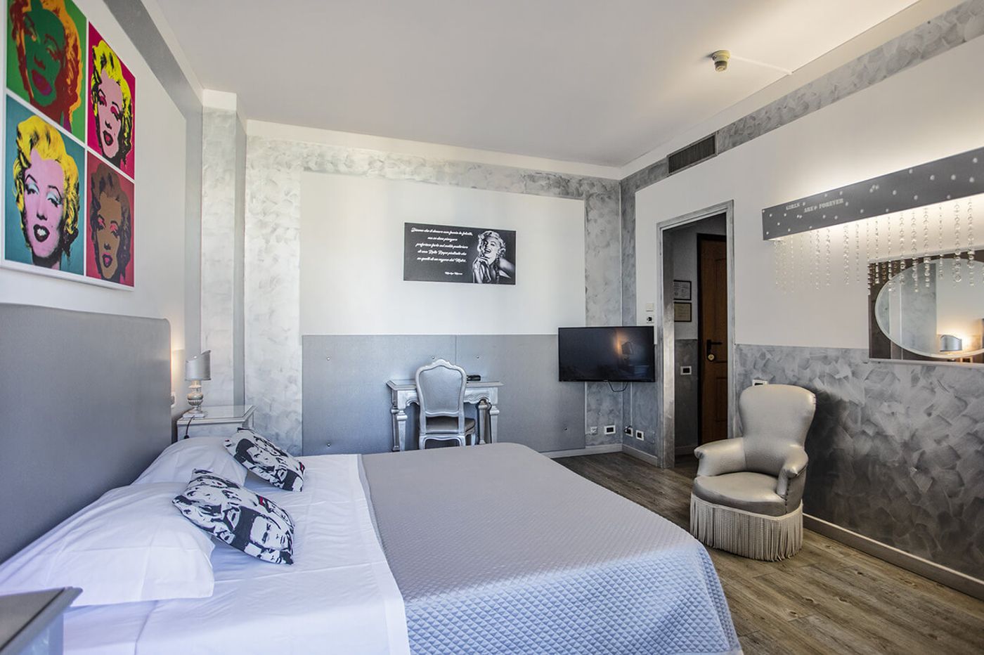 Admiral-Hotel-Room-22