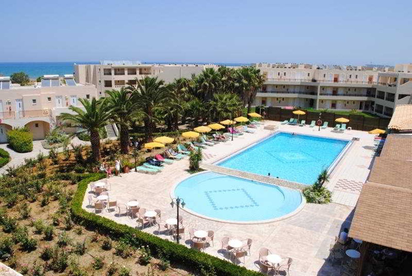 Delfina-beach-Pool-4