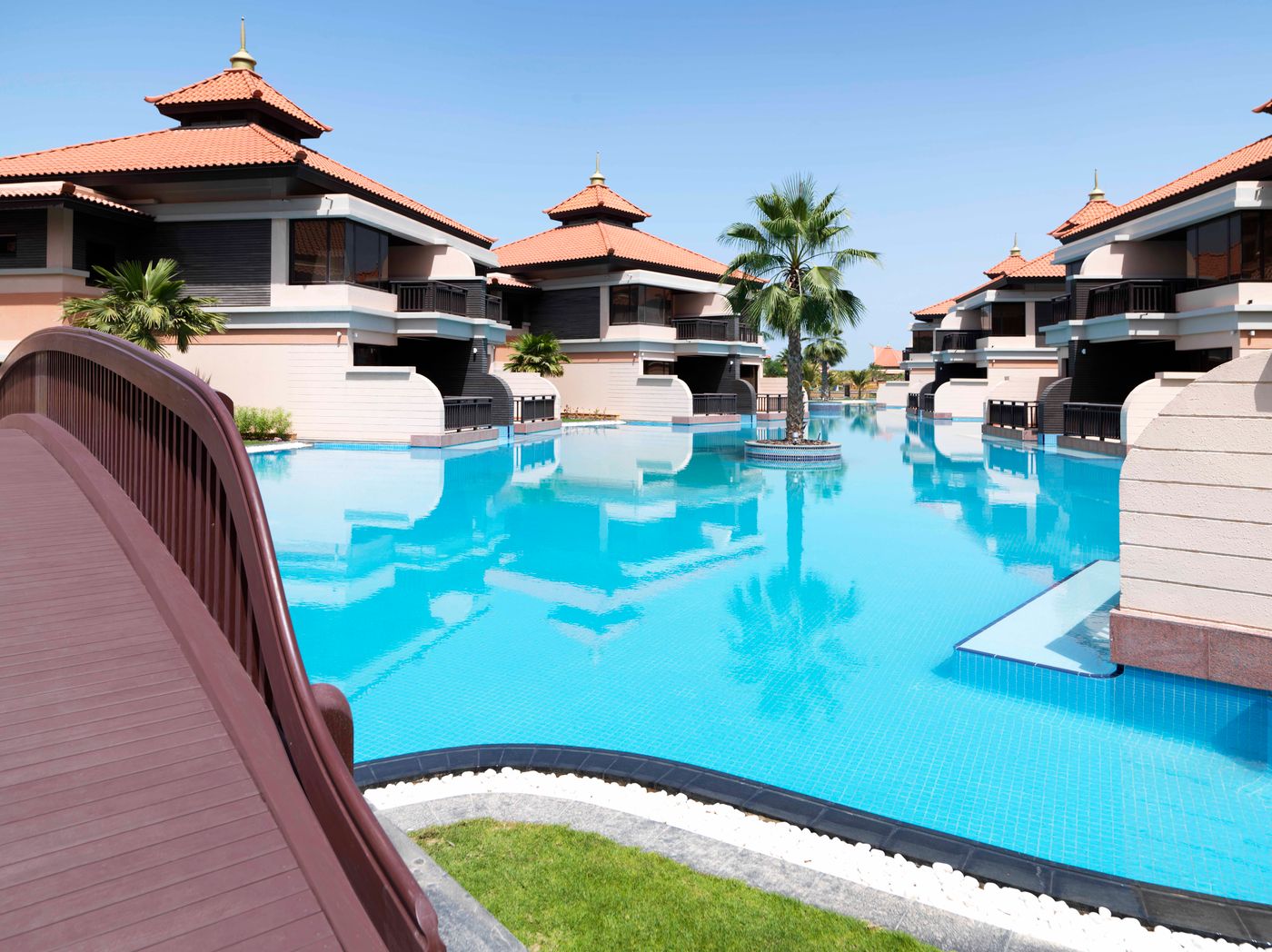 Anantara-The-Palm-Dubai-Resort-Pool-3