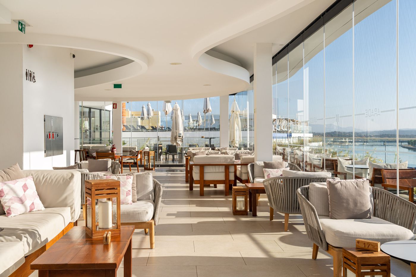 Jupiter-Marina-Hotel---Couples---Spa--Adults-Only--Bar-44