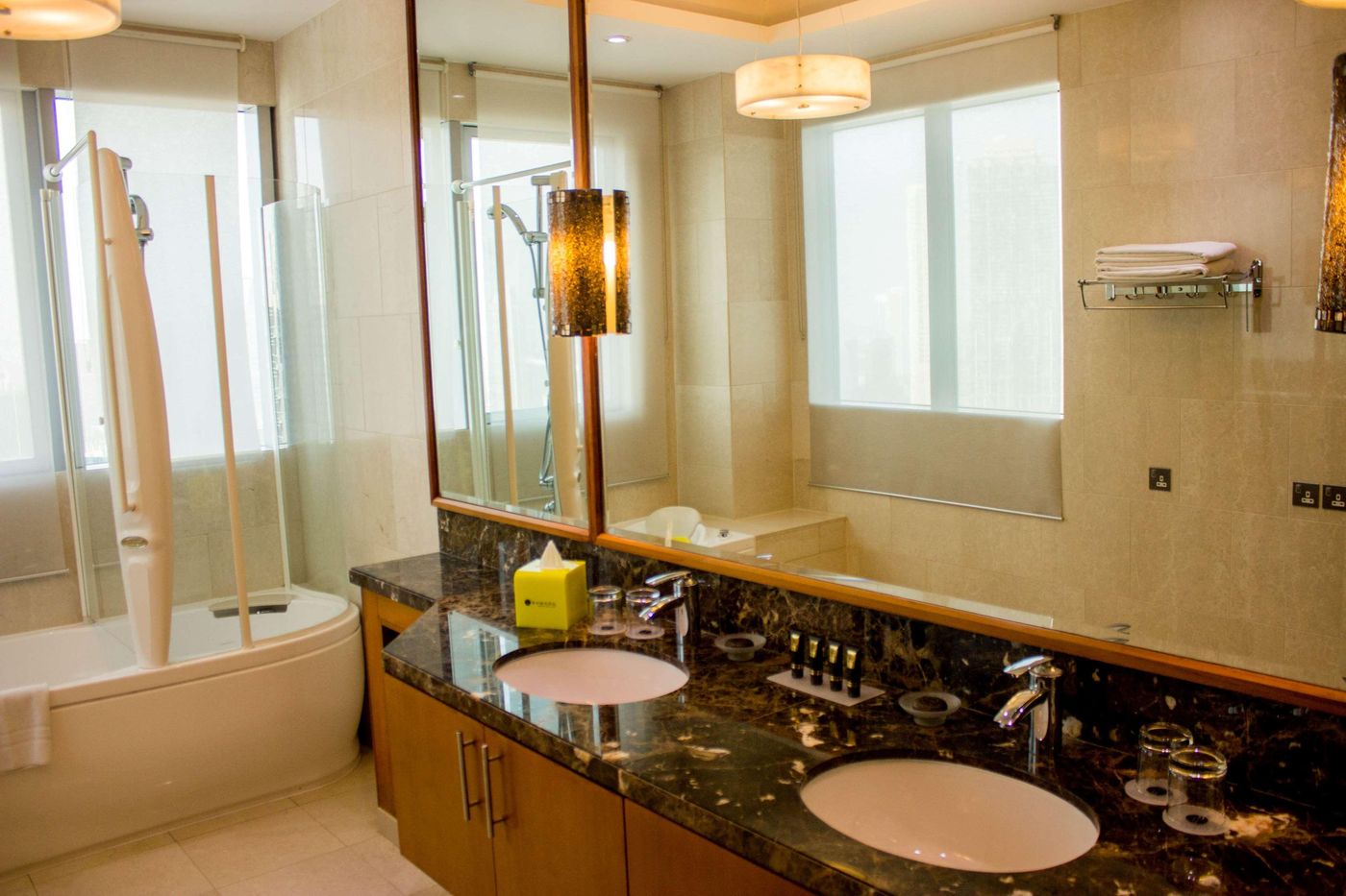 Ramada-by-Wyndham-Downtown-Dubai-Room-49