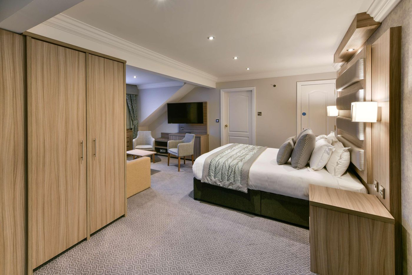 Holiday Inn Manchester - Oldham-United Kingdom-Bardsley-Room-7