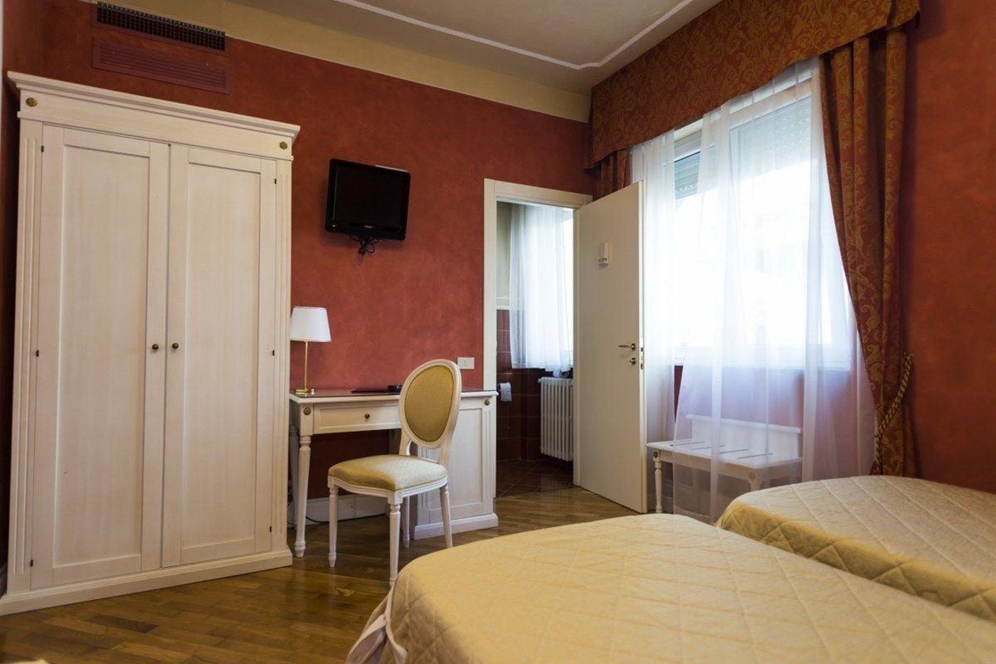 Hotel-Gennarino-Room-8