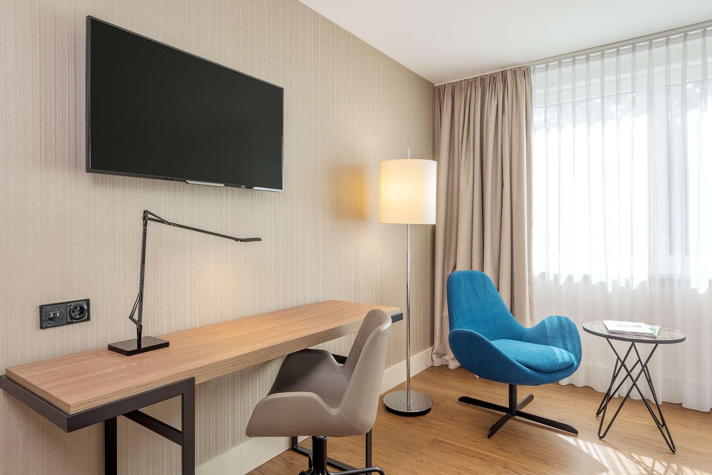 NH-Koln-Altstadt-Room-24