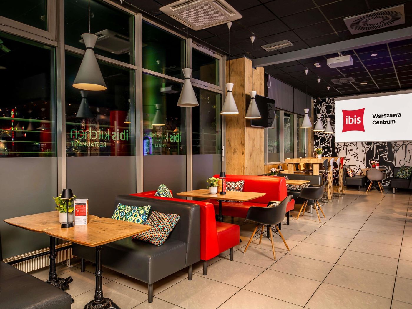 Ibis-Warszawa-Centrum-Restaurant-16